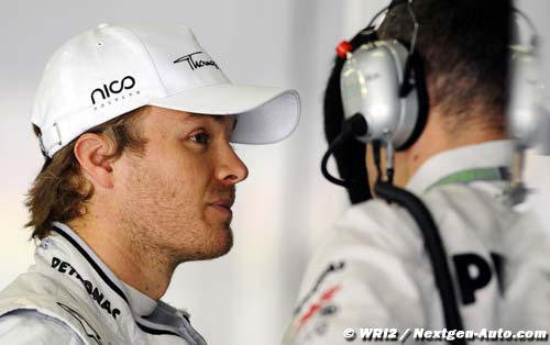 Rosberg to test Mercedes DTM car (...)