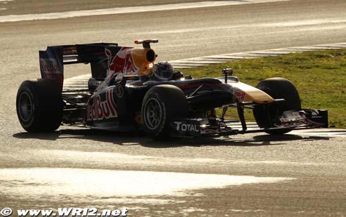 Vettel names his new RB6 F1 car (…)