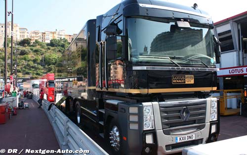Renault mechanic cut in Monaco pitlane