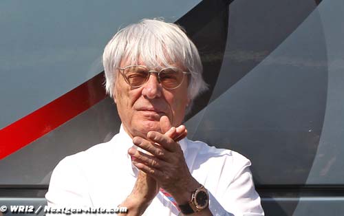 Ecclestone prend la défense de Lewis (…)