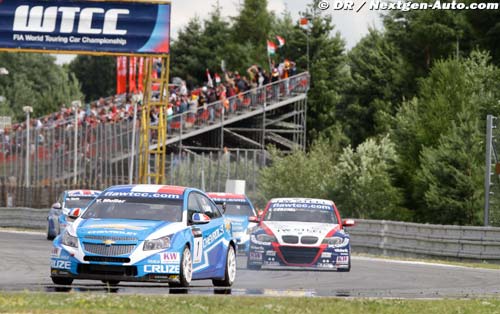 Huff and Muller shared wins in Brno