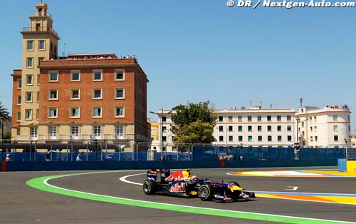 Webber moving closer to Vettel's