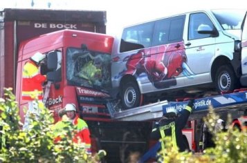 Toro Rosso truck crashes on way to Spa
