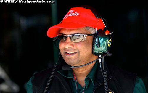 Fernandes returns to pitwall at Monza