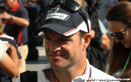 Barrichello reveals helmet design (…)