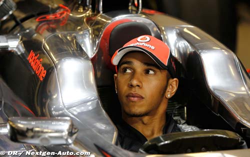 Hamilton hits back at Ecclestone (...)