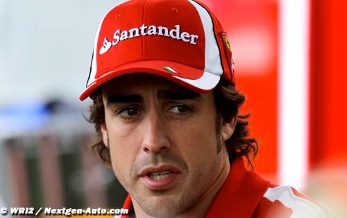 Alonso working hard as Ferrari (...)