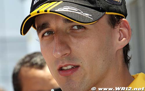 Kubica in hospital after leg surgery