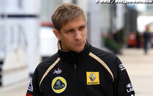 Petrov with Pirelli but hoping for (...)