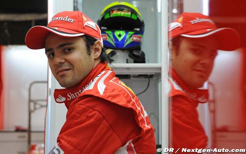 Felipe Massa charges his batteries (…)