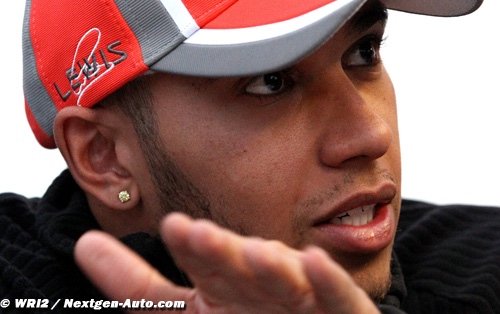 Hamilton vows to focus more on F1 in (…)
