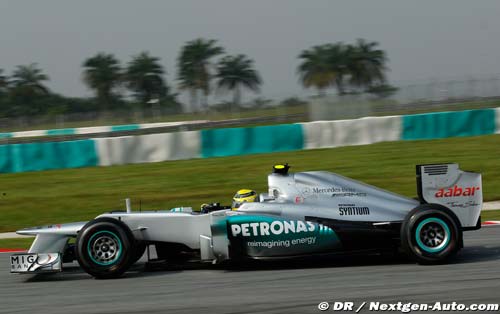 Rosberg mystifié par les pneus Pirelli