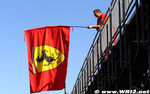 6H Castellet : Deux Ferrari F458 (…)