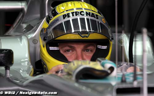 Rosberg explose un oiseau sur son casque