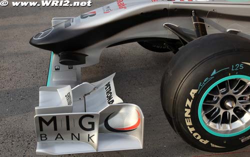 Mercedes to race W01B car in Spain