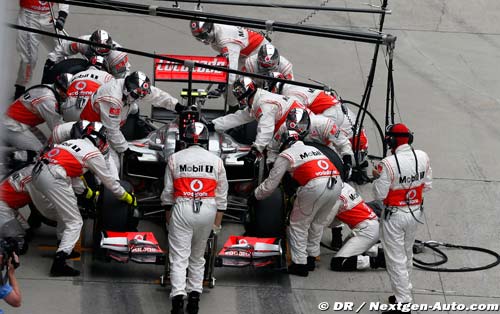 McLaren reacts after pitstop problems