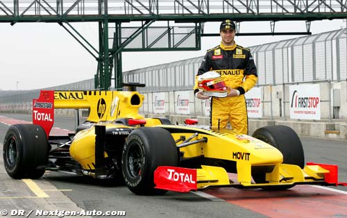 The Renault F1 Team Roadshow gears (…)