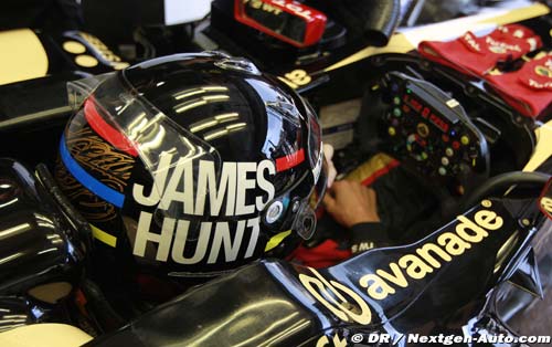 Raikkonen wears James Hunt helmet in (…)