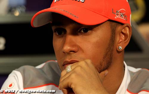 Lewis Hamilton in no rush to decide (…)