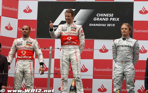 Button gagne sous la pluie de Shanghai