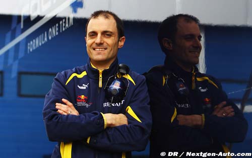 Renault's Lom 'busy' with
