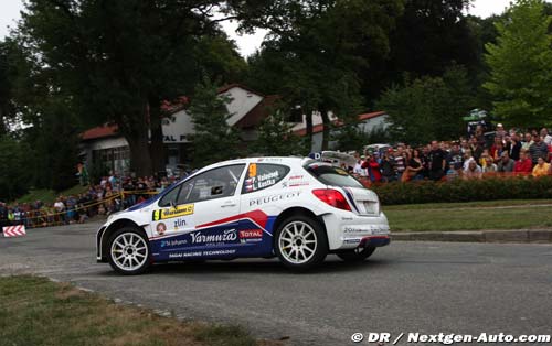 Anxious wait for Peugeot driver (…)