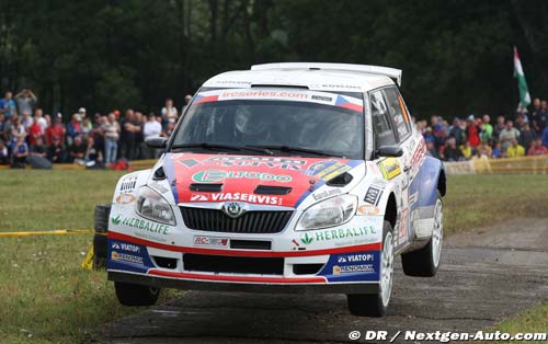 SS13: Kopecky out, Kostka closes on (…)