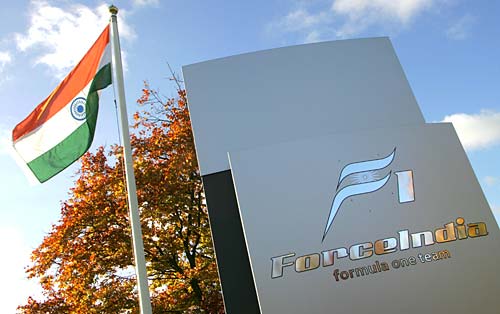 La Force India F1 VJM03 en piste (...)