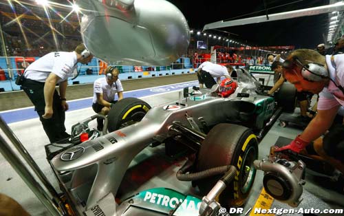 Mercedes : Schumacher s'en va, (…)