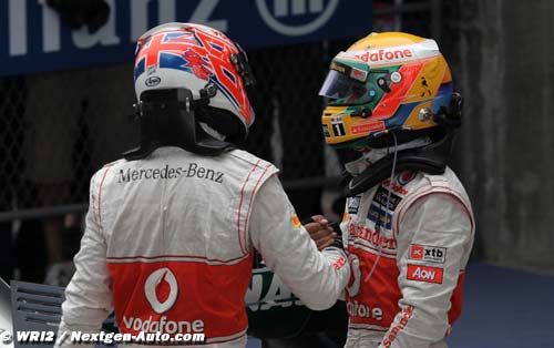 Hamilton slams teammate Button on (…)