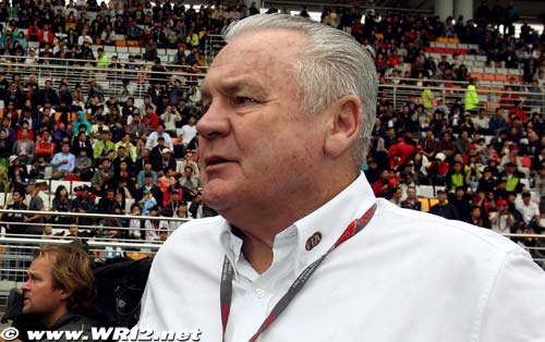 Alan Jones sera commissaire en Inde