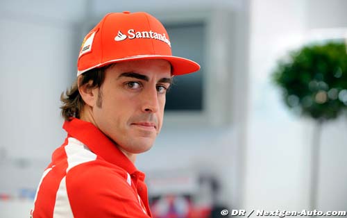 Alonso critique Ferrari : Moins de (…)