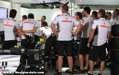 McLaren defends mosquito-ridden hotel