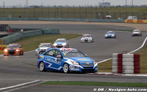 Shanghai, Race 2: Huff leads a (...)