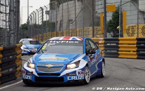 Macau, FP1: Rob Huff sets the pace