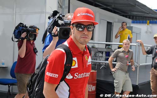 Fernando Alonso urges Ferrari to (...)