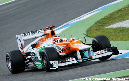 Force India in talks for Ferrari (...)