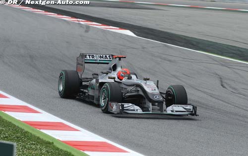 Mercedes hisse Schumacher devant Rosberg