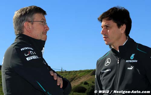 Ross Brawn prend la défense de Nick Fry