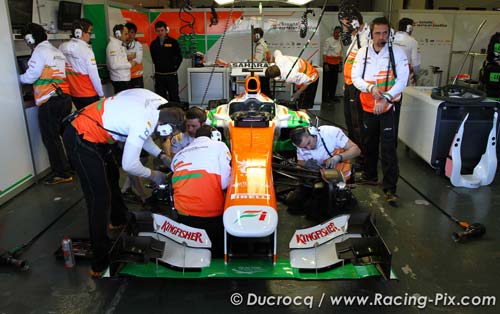 Rossiter hits mechanic in Jerez pitstop