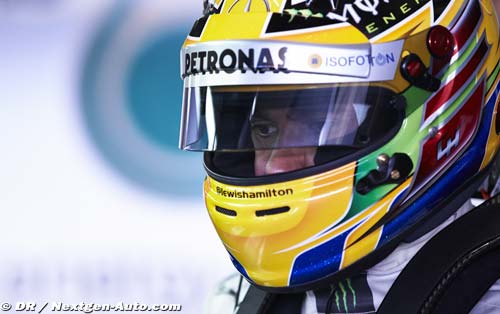Mercedes lets Hamilton keep helmets, (…)