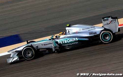 Hamilton a le sourire, Rosberg pas (…)