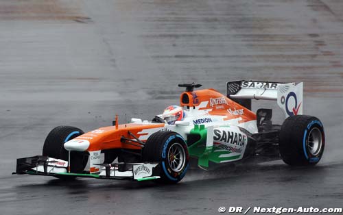 Di Resta tops FP1 in a wet start (...)