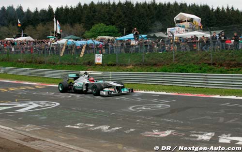 Michael Schumacher sur une course (...)