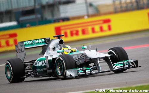 Silverstone, FP3: Mercedes in control