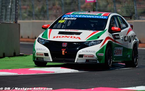 Tiago Monteiro scores in Boavista