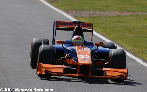 Robin Frijns sets the pace in opening