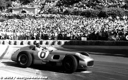 Une ancienne monoplace de Fangio aux (…)