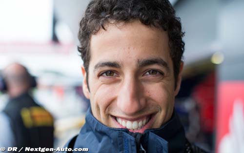 Ricciardo a fait sept tours avec la (…)