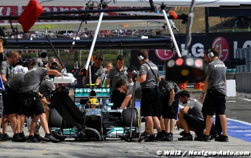 Pirelli : Hamilton et Mercedes ont (…)